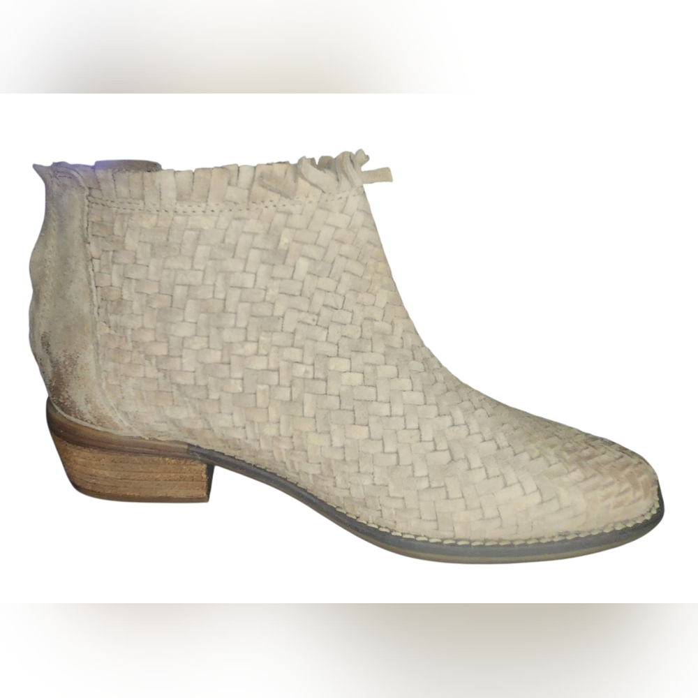 Very Volatile Nashwan Bootie, Womens 9.5 - Picture 7 of 10